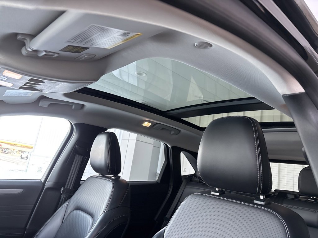 Used 2024 Ford Escape Platinum image 23