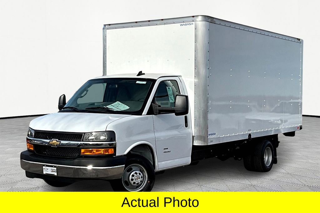New 2024 Chevrolet Express 4500 Extended w/ Power Convenience Package