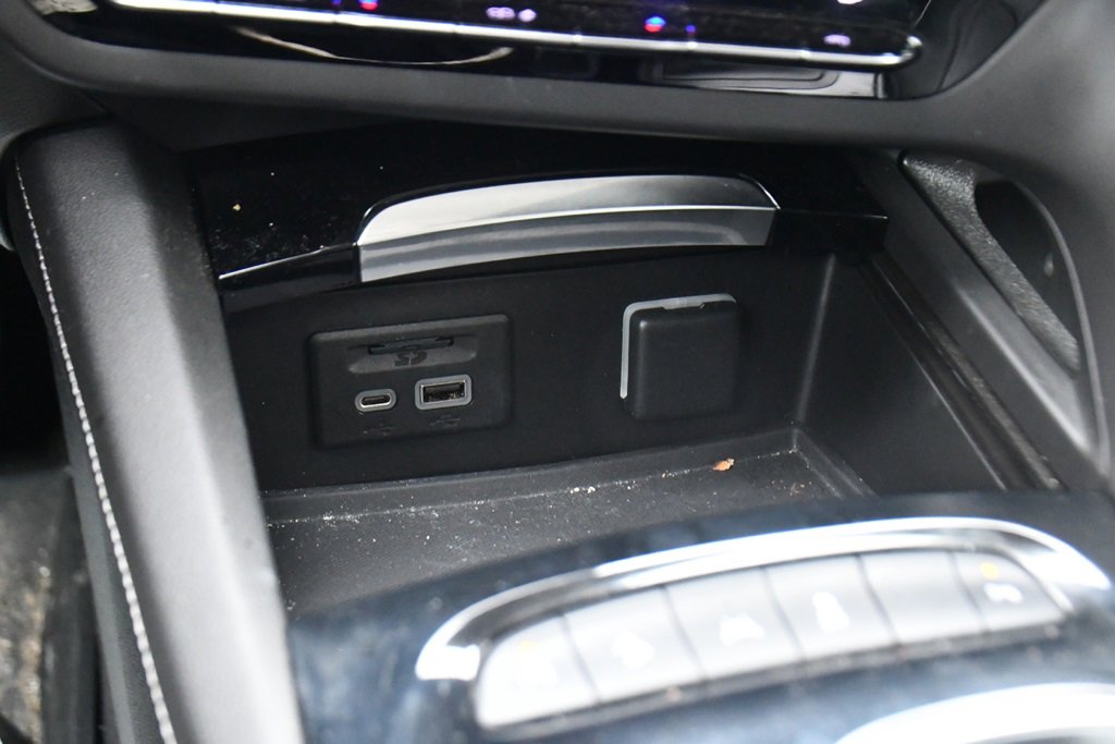 Used 2021 Buick Envision Essence w/ Technology Package I image 30