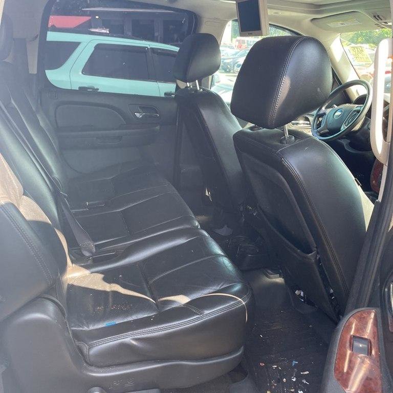 Used 2011 Chevrolet Suburban LT image 5