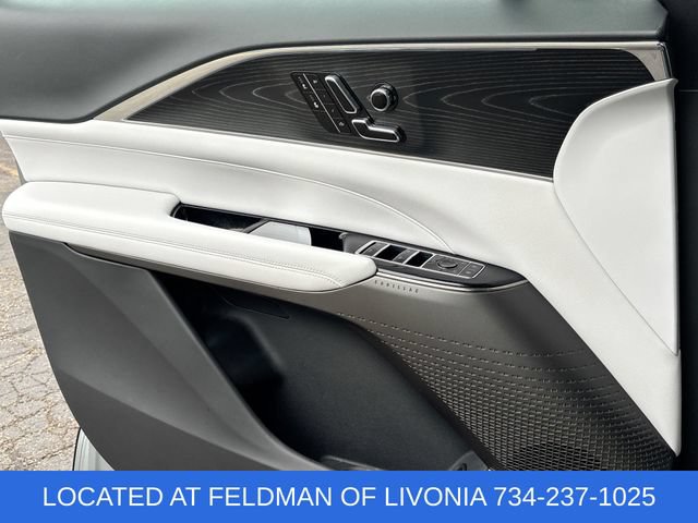 Used 2024 Cadillac Lyriq Luxury AWD/4WD image 22
