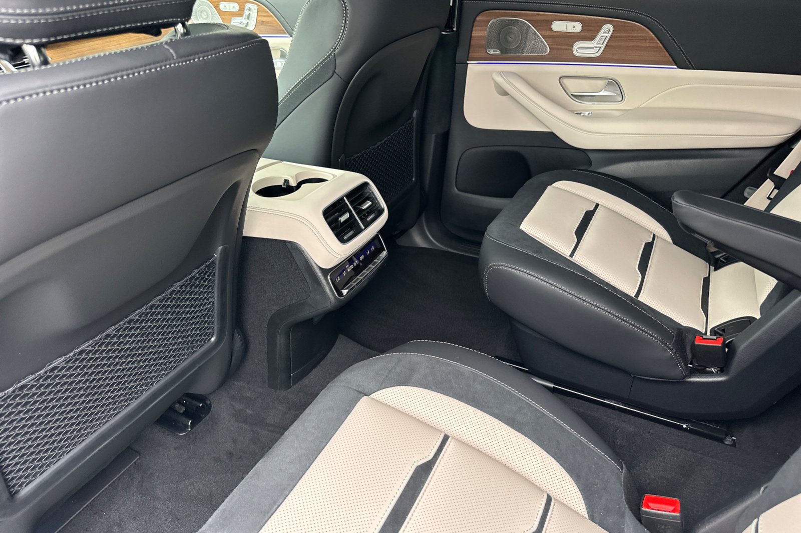 New 2026 Mercedes-Benz GLS 63 AMG 4MATIC image 12