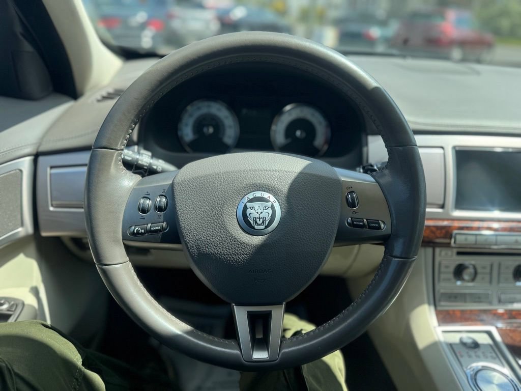Used 2009 Jaguar XF Premium RWD image 35
