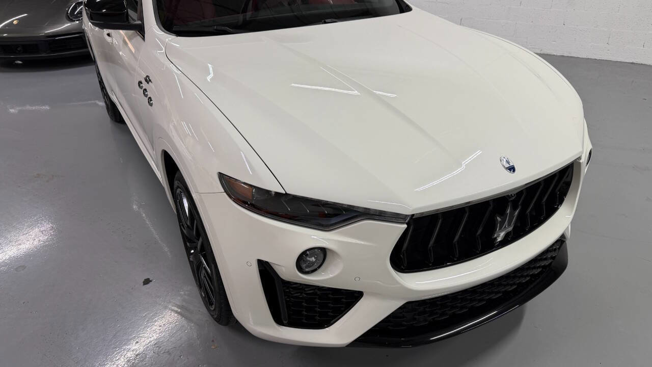 Used 2022 Maserati Levante GT AWD/4WD image 3