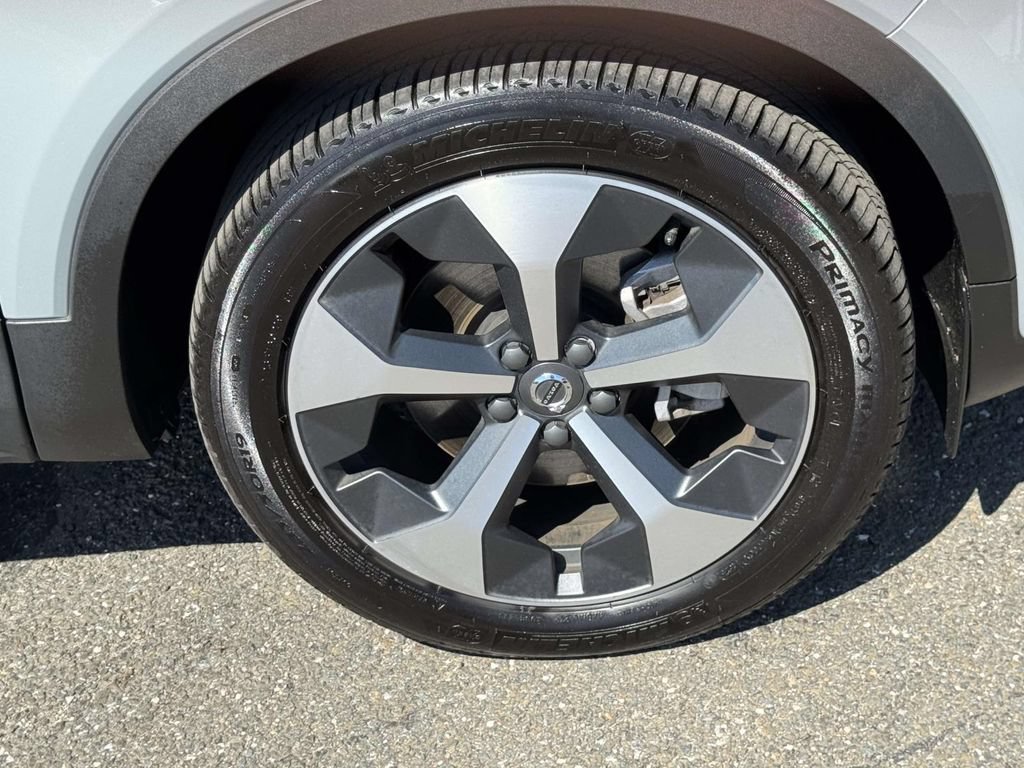 Certified 2026 Volvo XC40 B5 Plus w/ Protection Package Premier AWD/4WD image 6