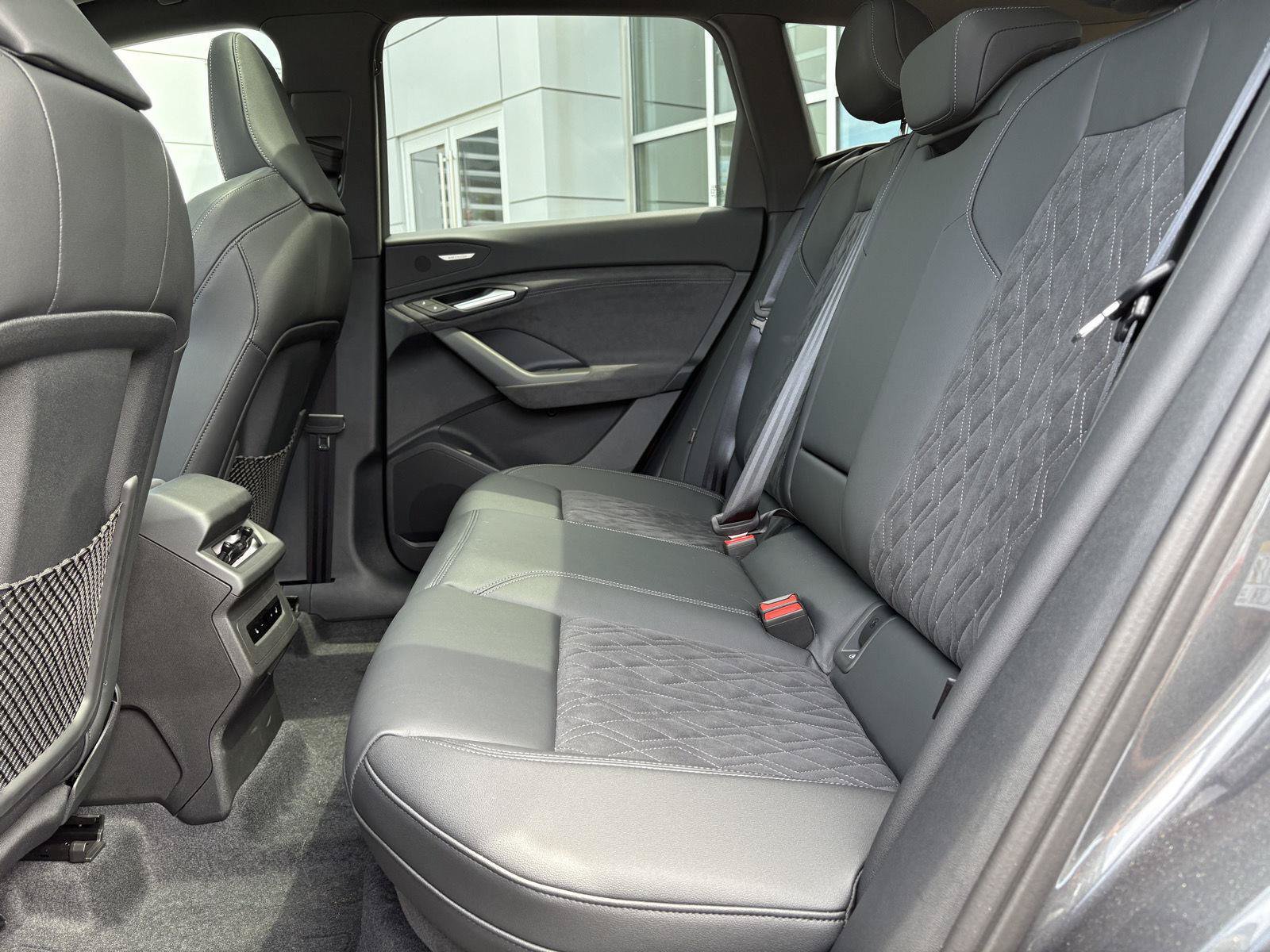 New 2027 Audi SQ6 e-tron Premium Plus AWD/4WD image 31