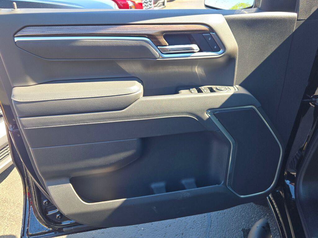 New 2026 Chevrolet Silverado 1500 RST w/ RST Select Package AWD/4WD image 17