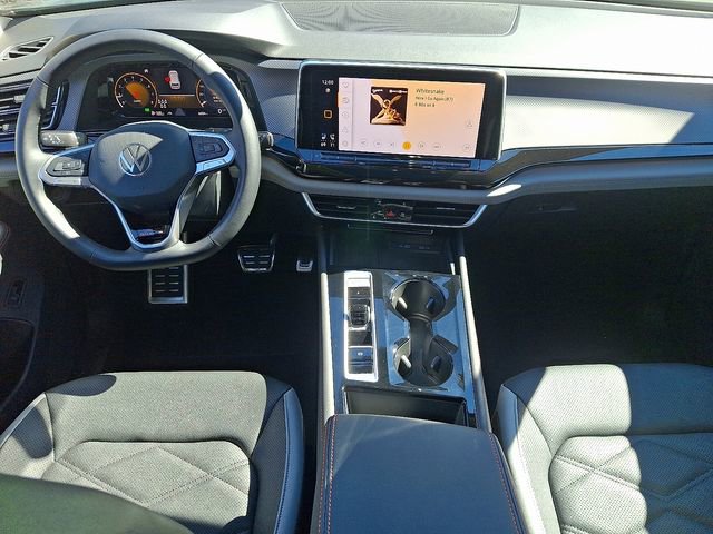 Certified 2025 Volkswagen Atlas Peak Edition SE AWD/4WD image 15