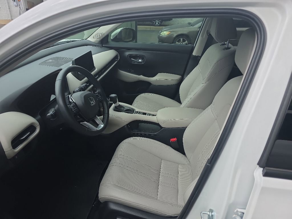 Used 2026 Honda HR-V EX-L image 3