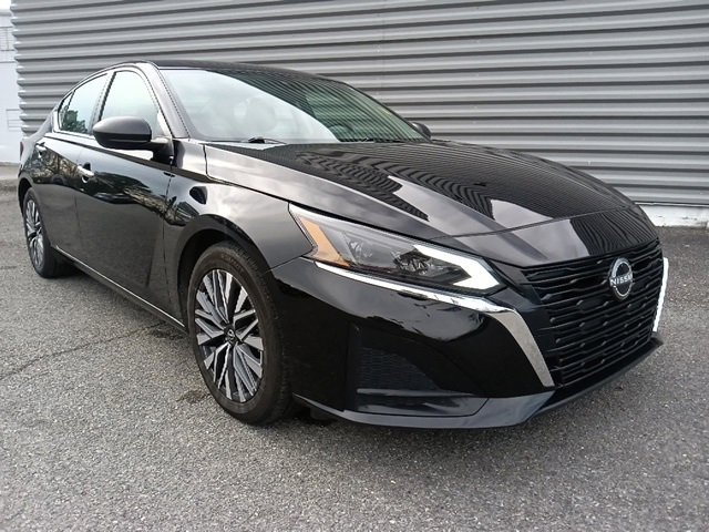 Used 2024 Nissan Altima 2.5 SV