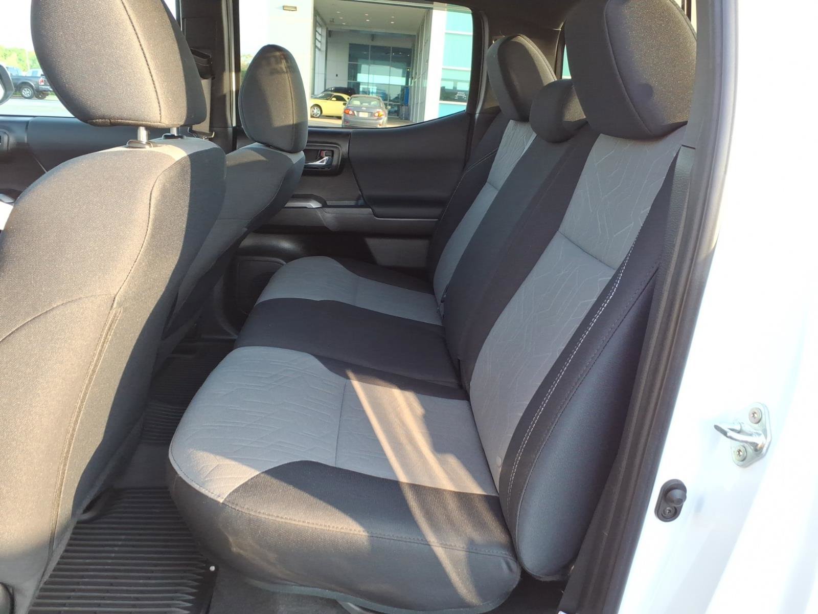 Used 2023 Toyota Tacoma TRD Off-Road image 9