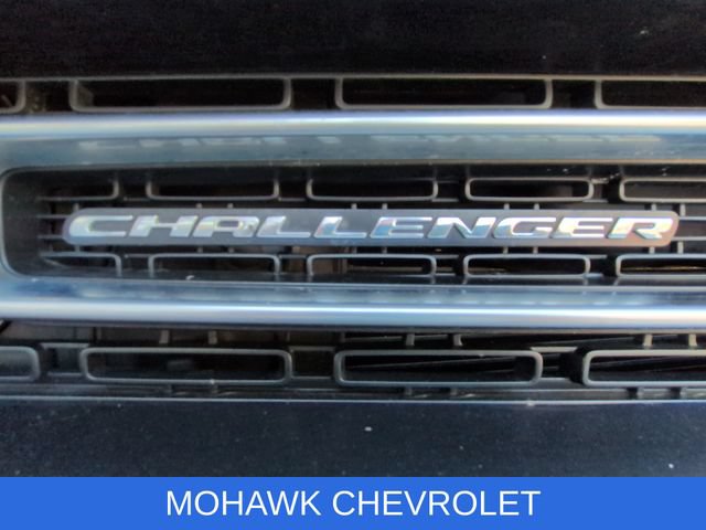 Used 2020 Dodge Challenger SXT w/ Driver Convenience Group AWD/4WD image 33