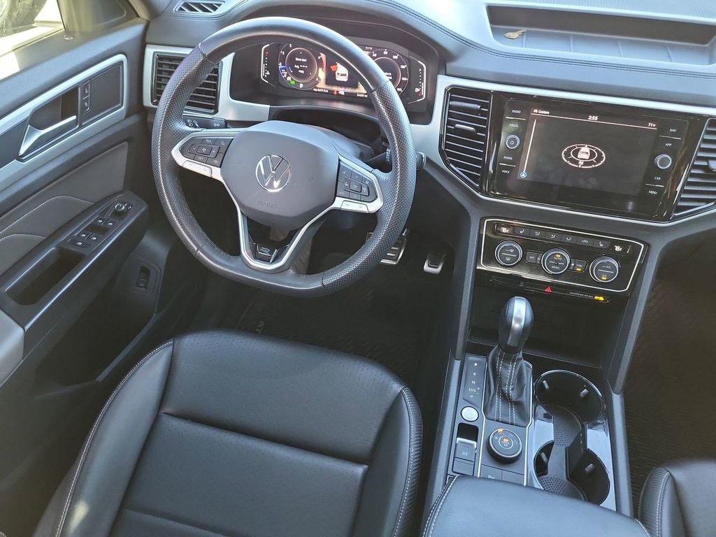 Used 2022 Volkswagen Atlas Cross Sport SEL R-Line image 15