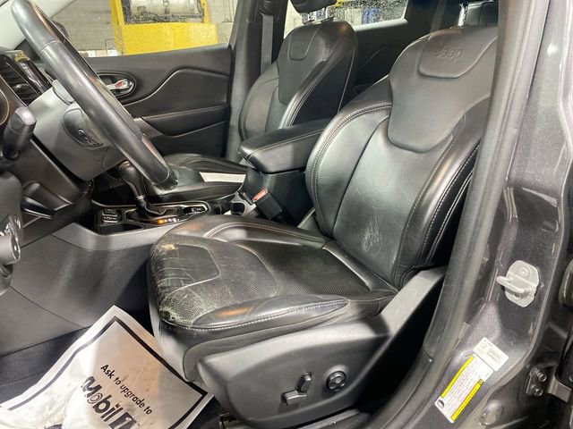 Used 2019 Jeep Cherokee Limited image 18