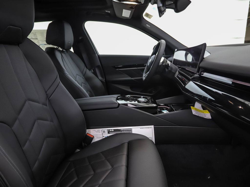 New 2026 BMW 530i xDrive w/ M Sport Package image 30