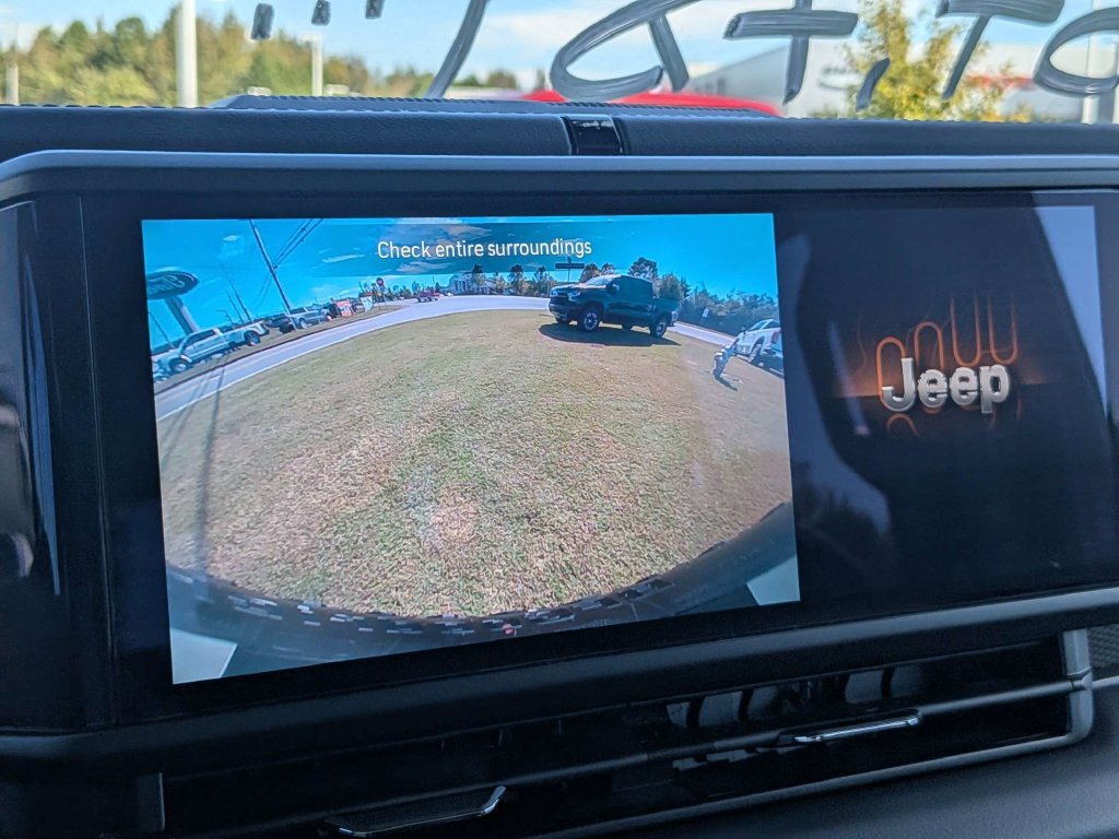 Used 2025 Jeep Wrangler Unlimited Rubicon AWD/4WD image 20