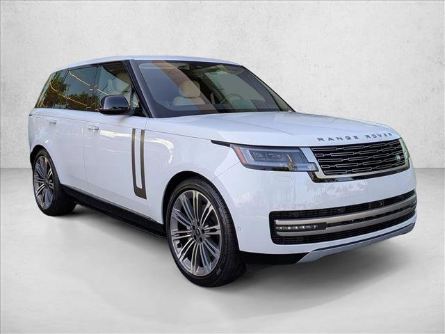 Certified 2025 Land Rover Range Rover SE image 3