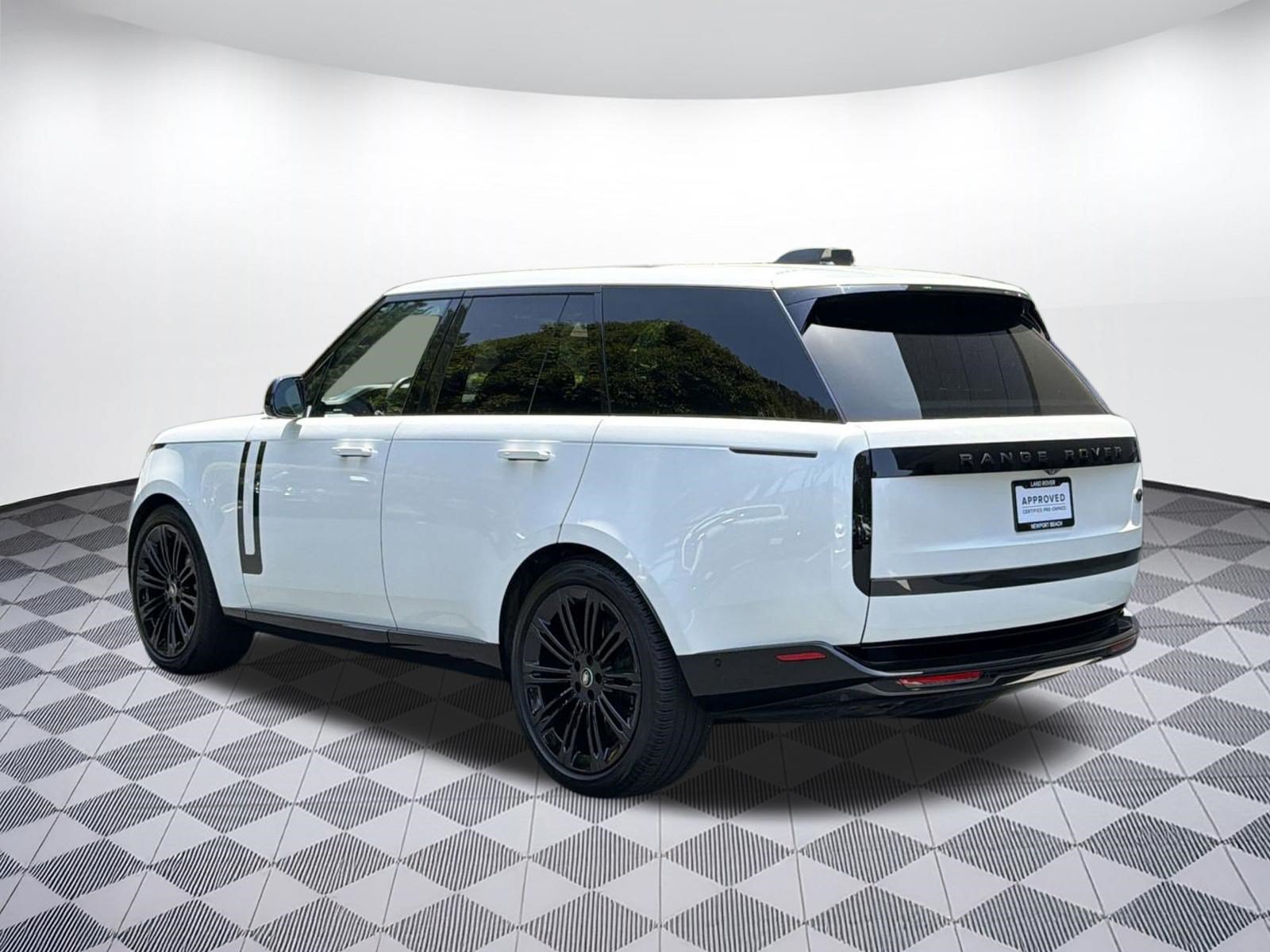 Used 2023 Land Rover Range Rover SE AWD/4WD image 3