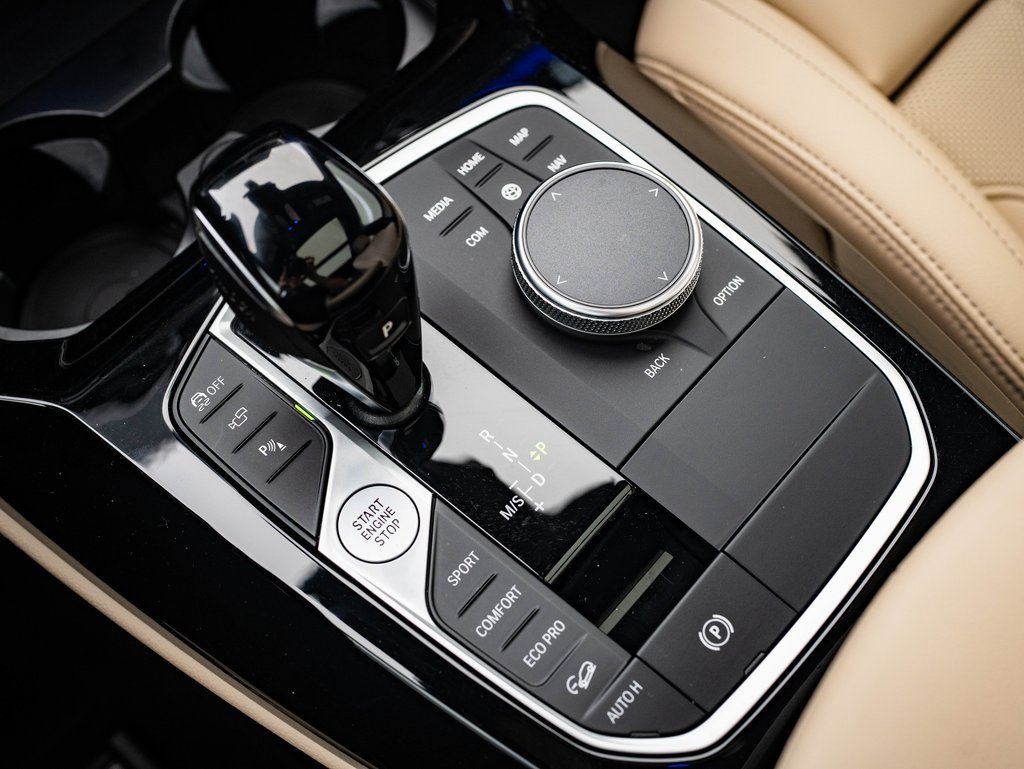 Used 2024 BMW X4 M40i w/ Premium Package image 32