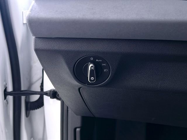 Used 2025 Volkswagen Jetta SE w/ Sunroof Package image 26