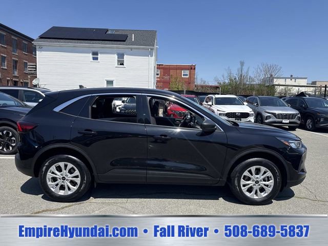 Used 2024 Ford Escape Active AWD/4WD image 3