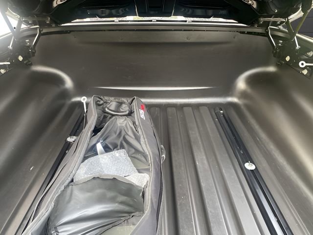 Used 2004 Chevrolet SSR w/ Preferred Equipment Group RWD image 20