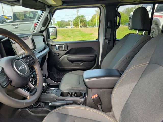 Used 2024 Jeep Gladiator Sport image 10