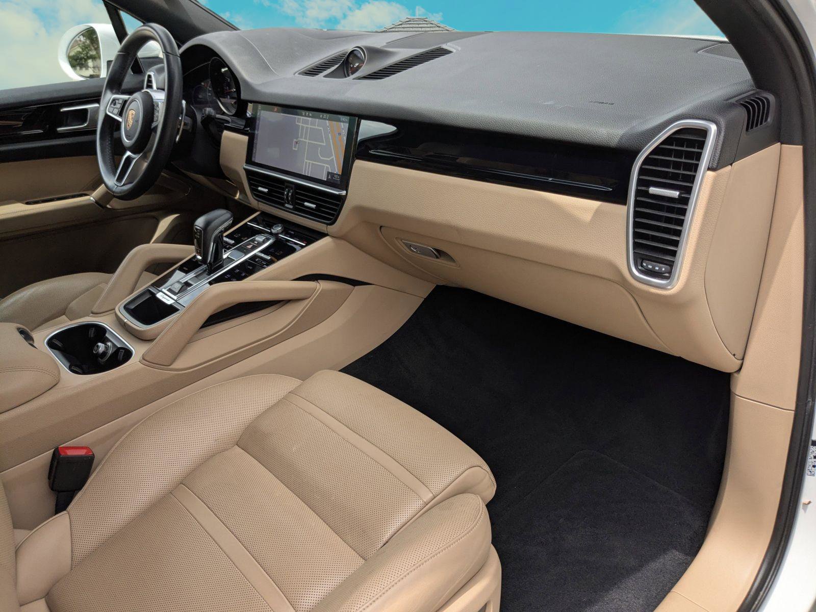Used 2020 Porsche Cayenne AWD/4WD image 24