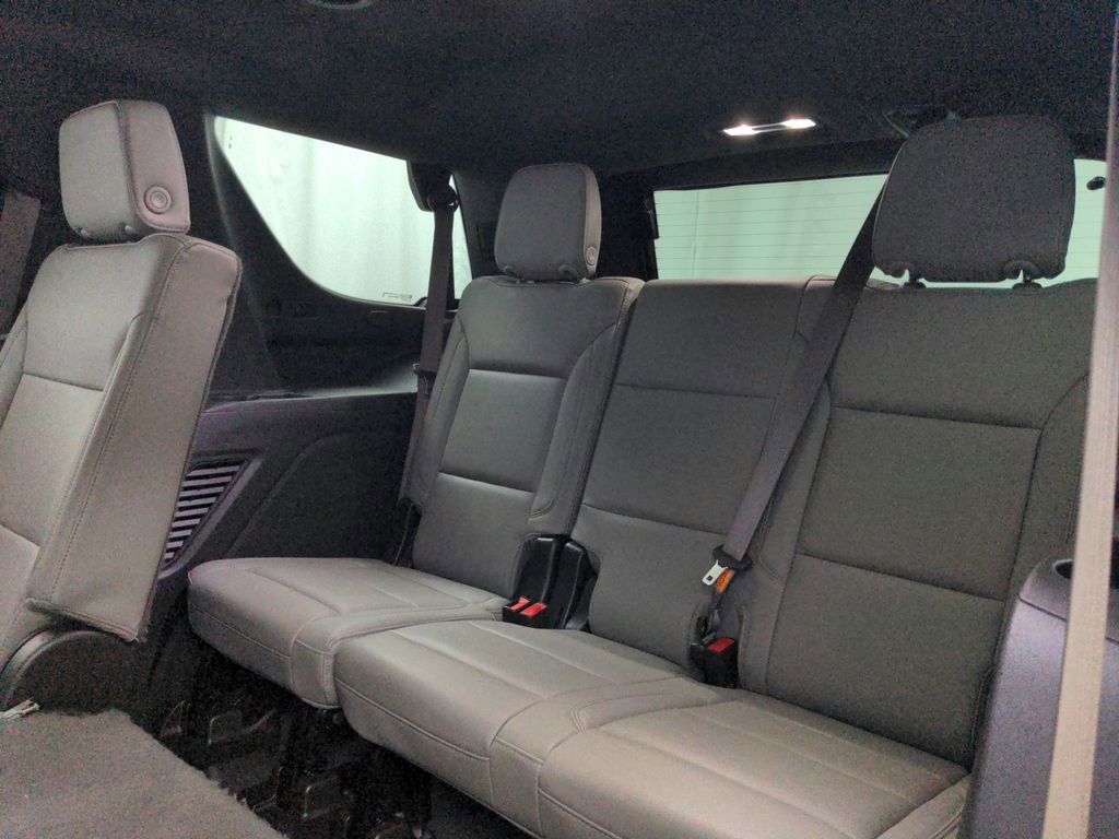 Used 2022 Chevrolet Tahoe Z71 w/ Z71 Off-Road Package AWD/4WD image 56