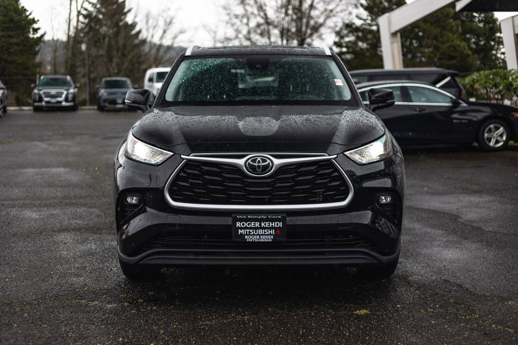 Used 2023 Toyota Highlander XLE image 7