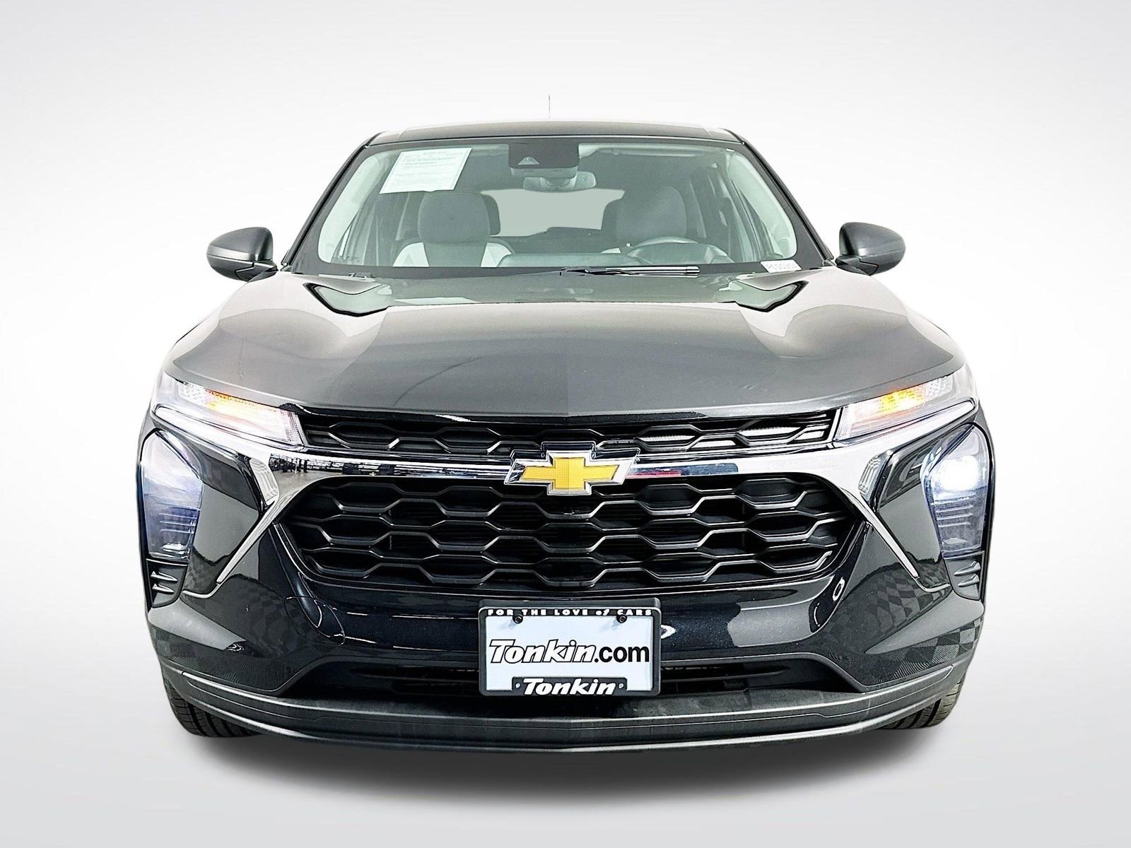 Used 2024 Chevrolet Trax LS FWD image 2