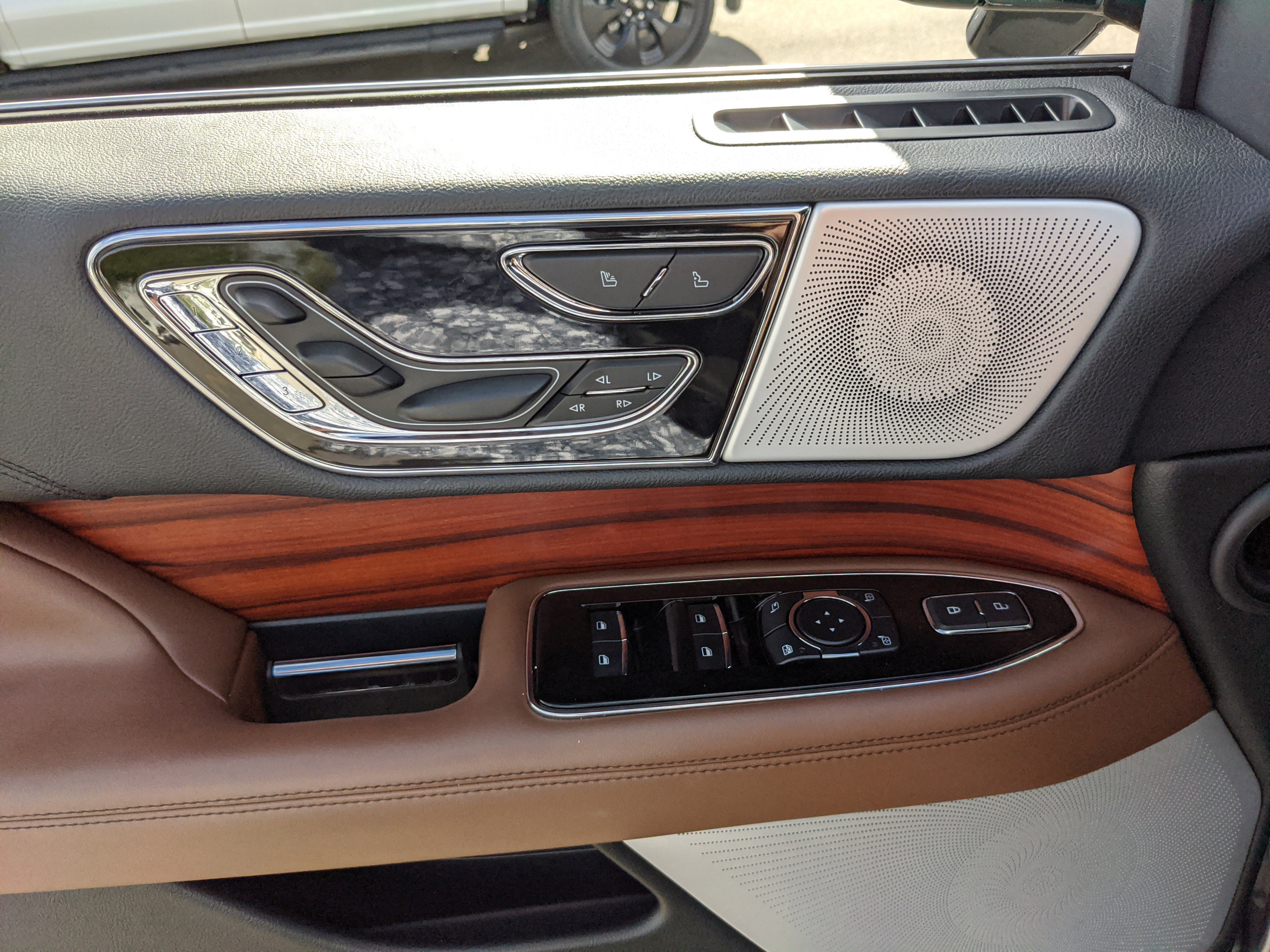 Used 2024 Lincoln Navigator L Reserve image 20