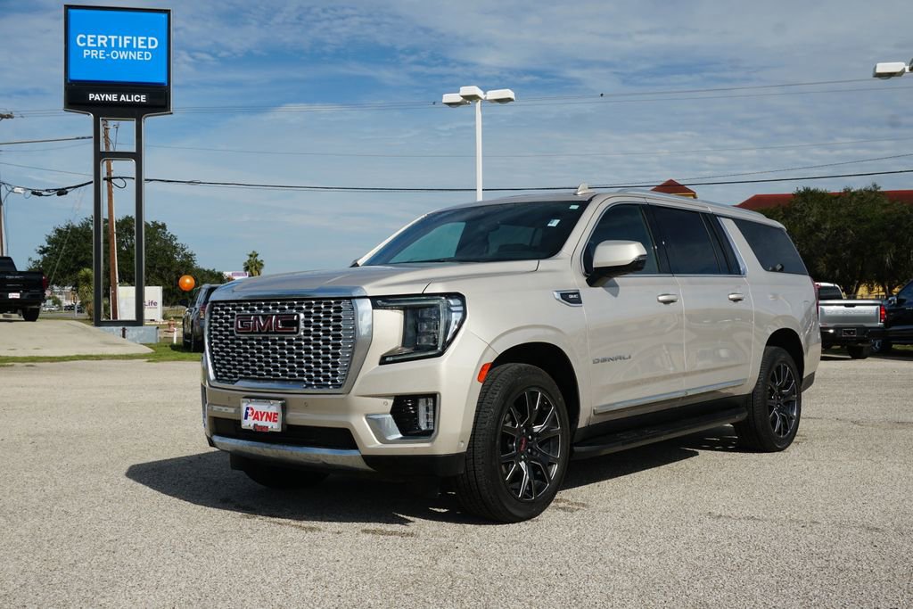Used 2023 GMC Yukon XL Denali w/ Advanced Technology Package image 1