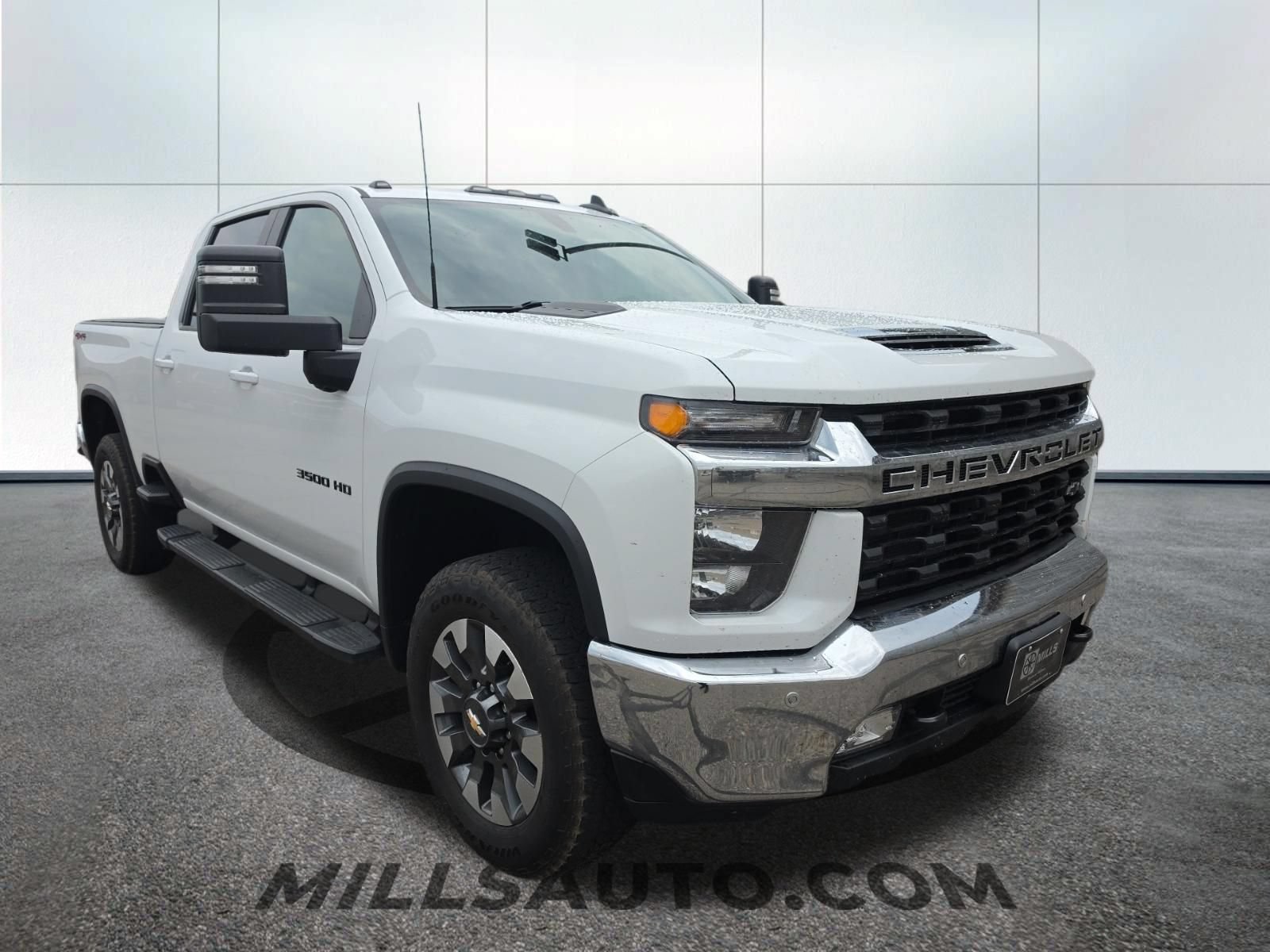 Used 2021 Chevrolet Silverado 3500 LT w/ All Star Edition AWD/4WD image 3