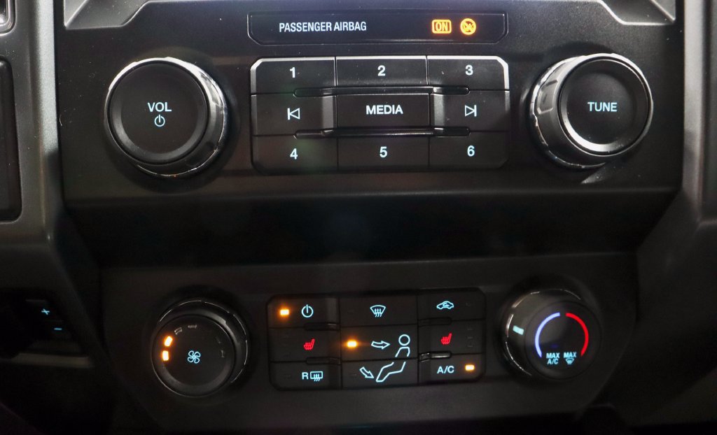 Used 2022 Ford F250 XLT w/ XLT Premium Package AWD/4WD image 32
