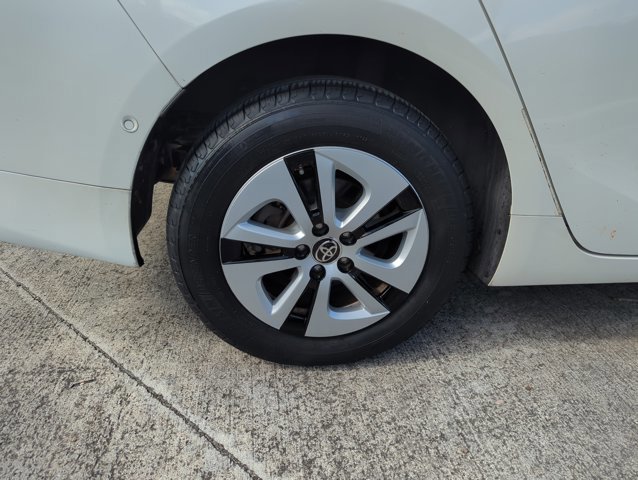 Used 2018 Toyota Prius Four image 27