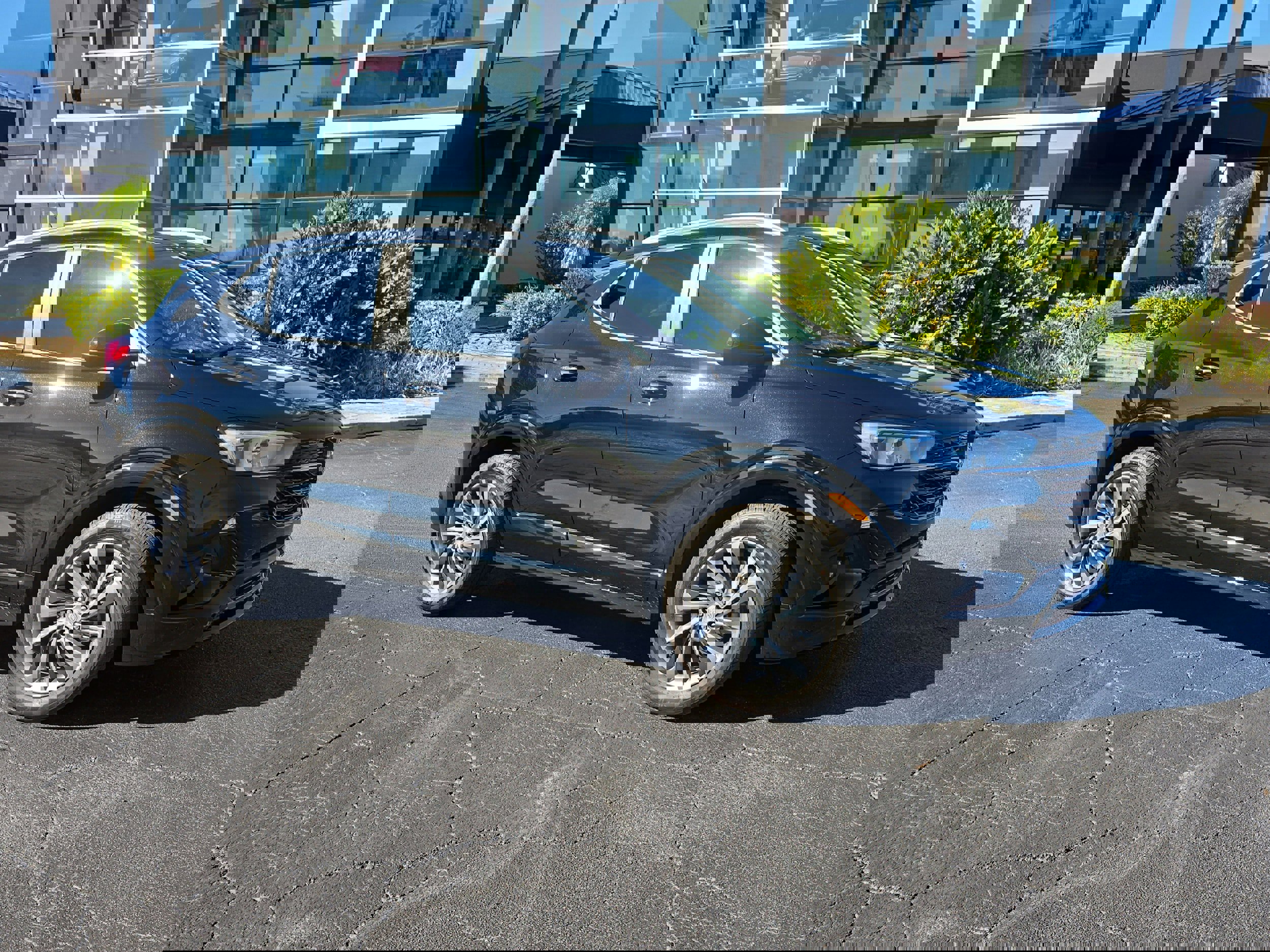 Used 2023 Buick Encore GX Select w/ Sport Touring Package image 2