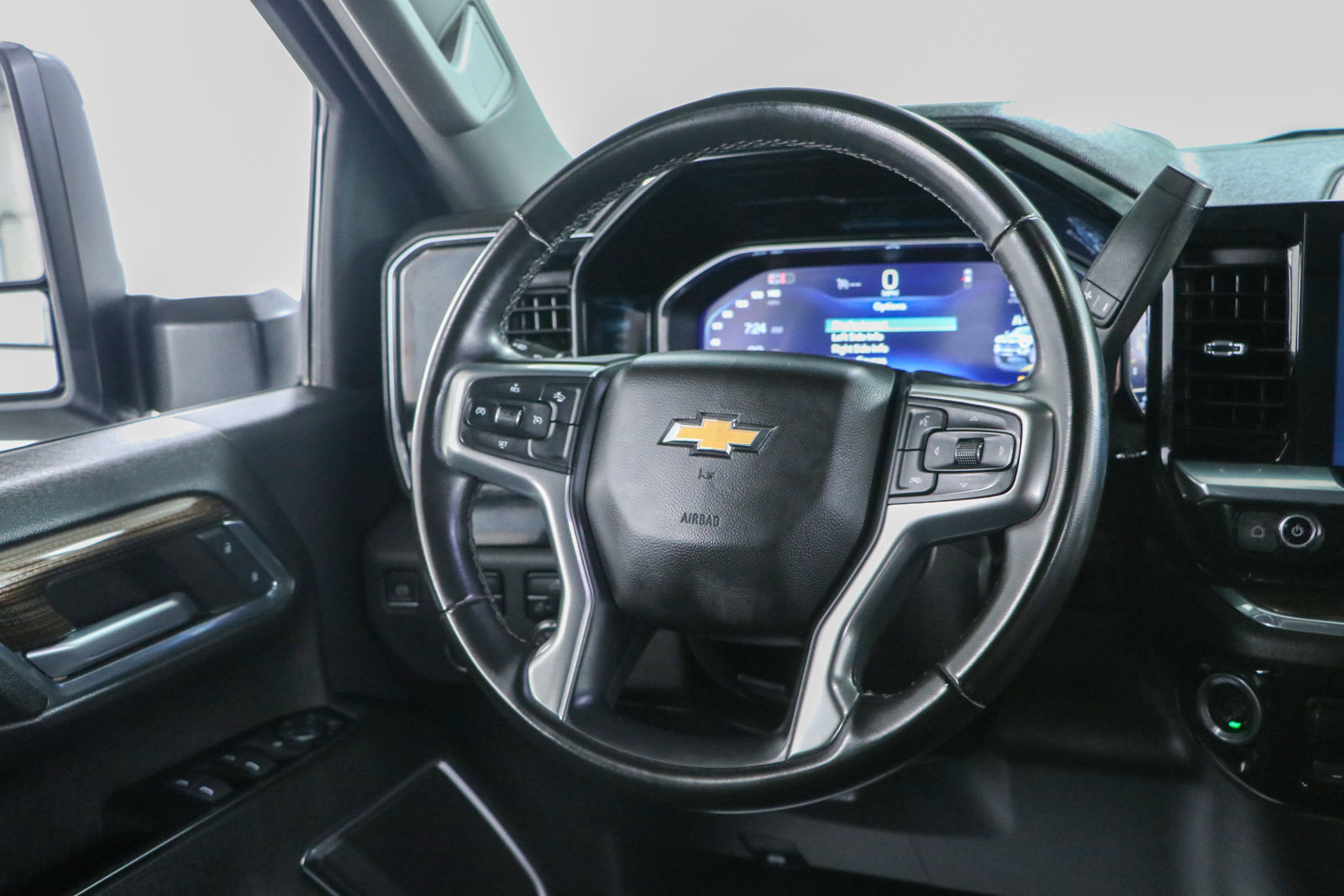 Used 2024 Chevrolet Silverado 2500 LT AWD/4WD image 13