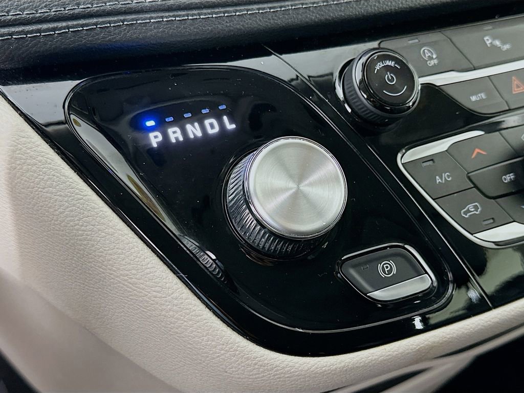 Certified 2020 Chrysler Pacifica Limited image 23