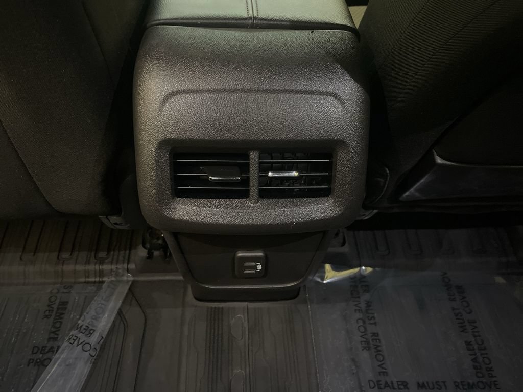 Used 2024 GMC Terrain SLE w/ Driver Convenience Package FWD image 14