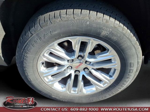 Used 2023 GMC Yukon XL SLT w/ SLT Premium Package image 13