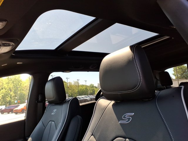New 2027 Chrysler Pacifica Limited FWD image 16