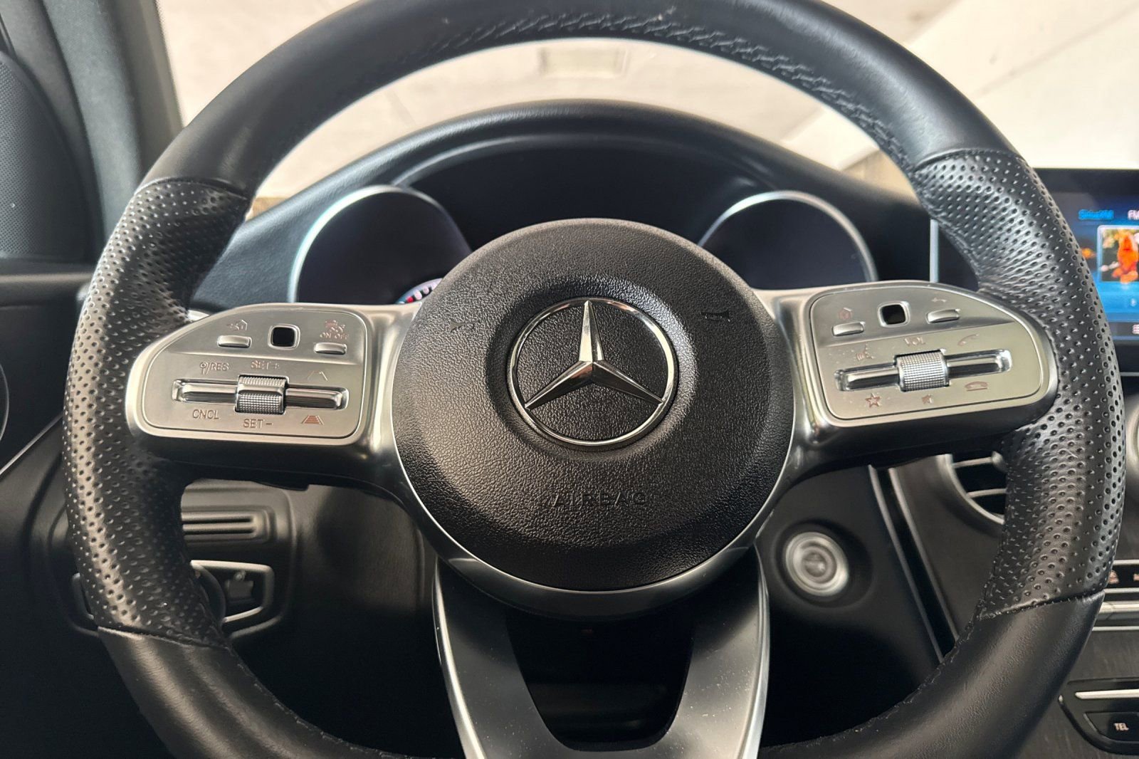 Used 2022 Mercedes-Benz GLC 300 4MATIC image 21