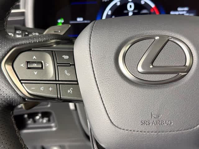 Used 2026 Lexus LX 600 F Sport w/ Accessory Package (Z1) AWD/4WD image 33