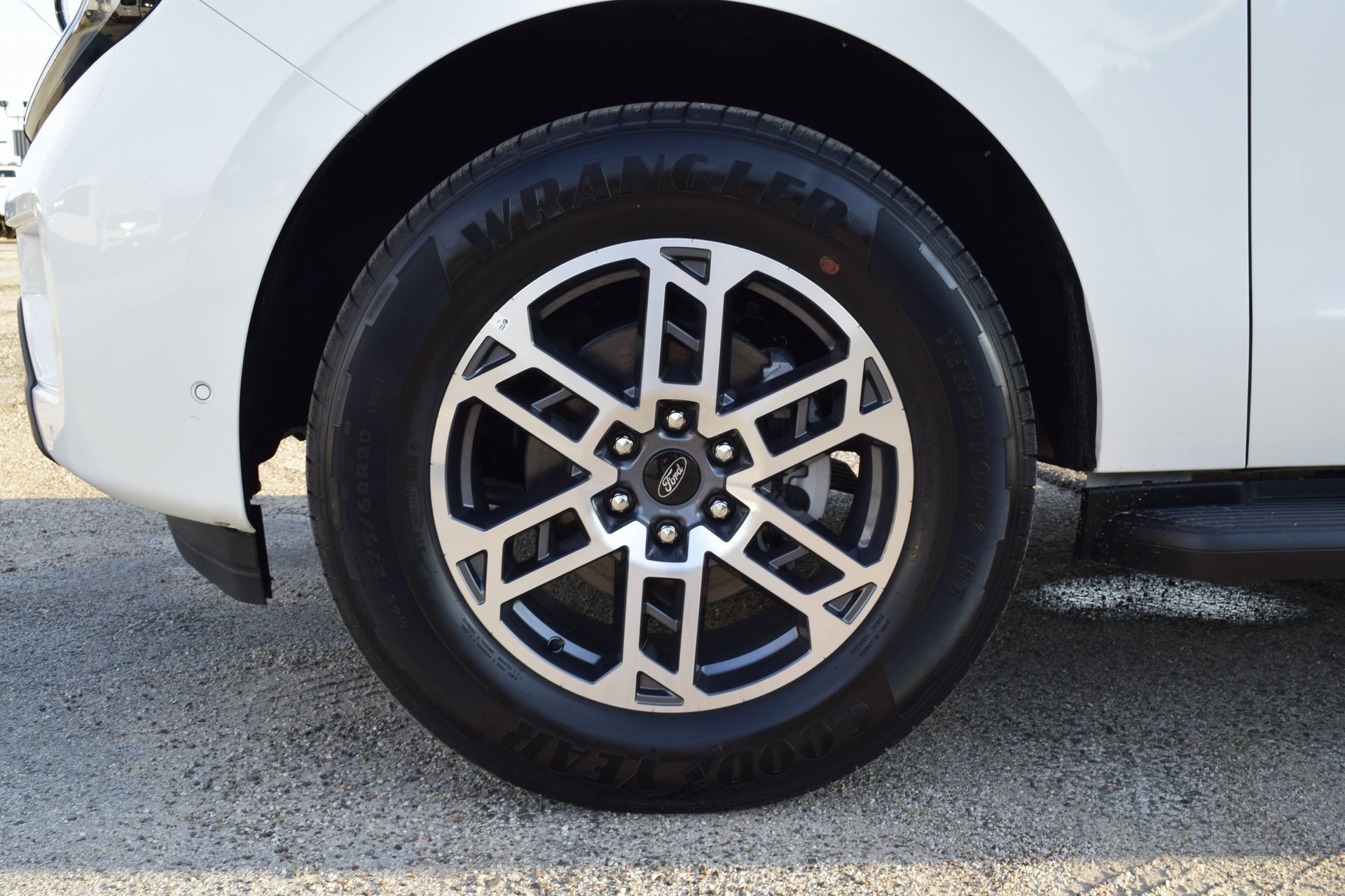 New 2025 Ford Expedition Active image 27