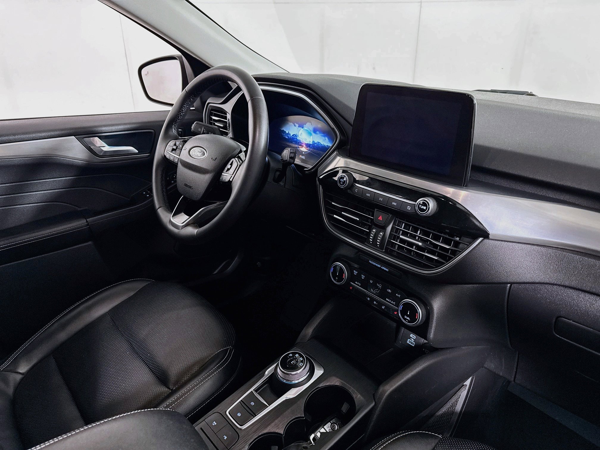 Used 2022 Ford Escape Titanium AWD/4WD image 28