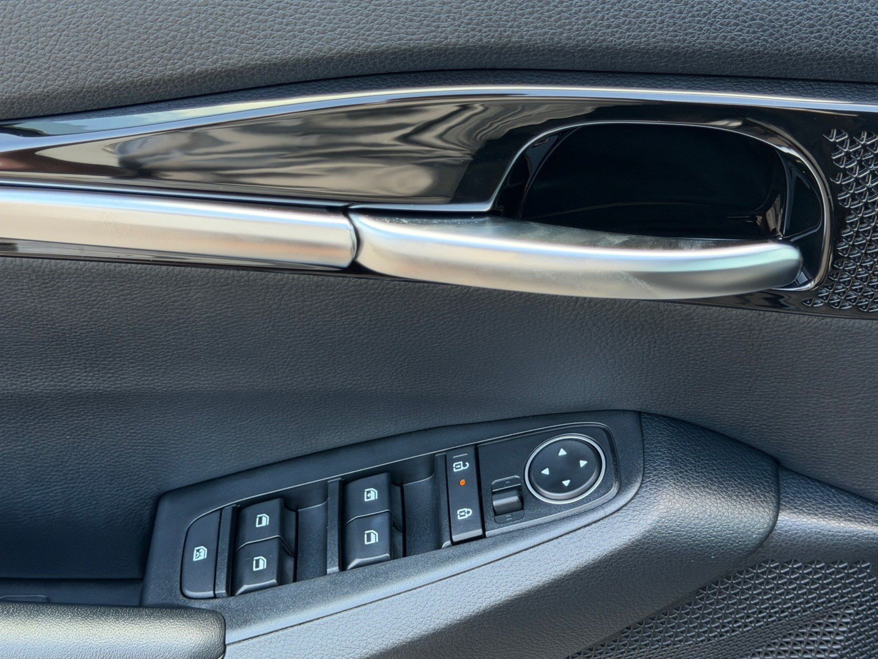 Used 2024 Kia Seltos S AWD/4WD image 16
