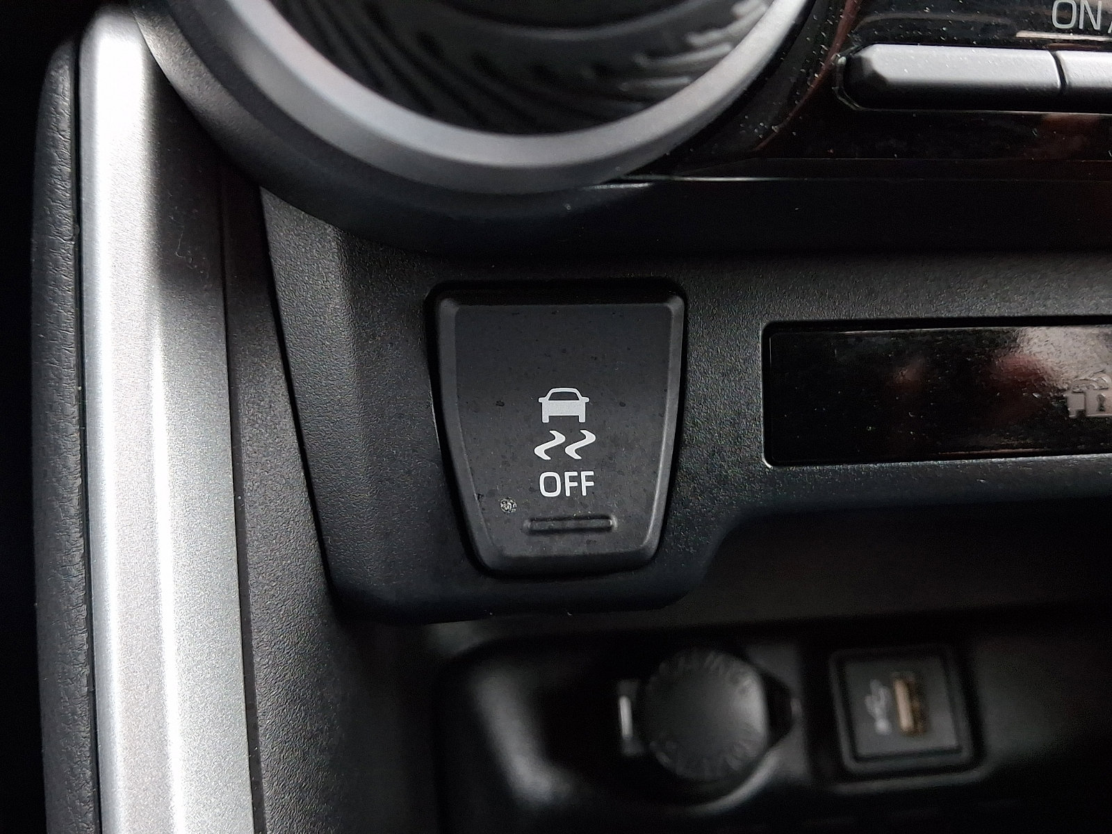 Used 2023 Toyota RAV4 LE image 22