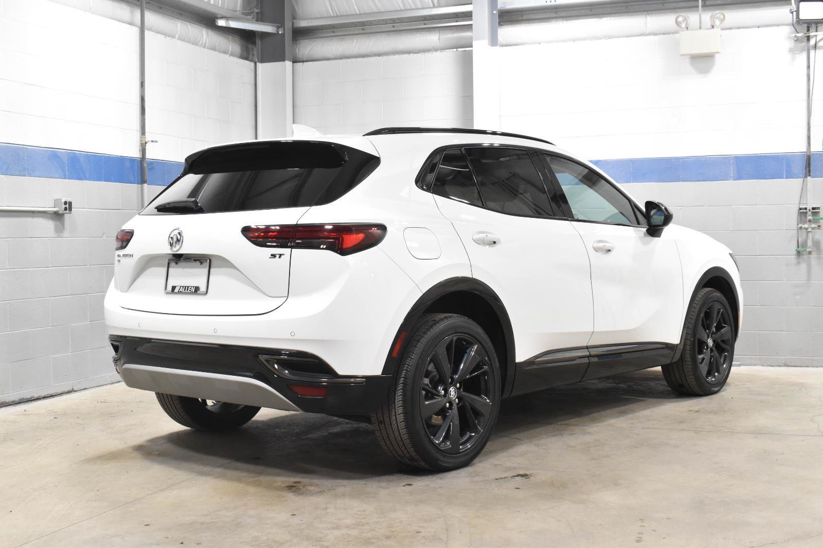 Used 2023 Buick Envision Essence w/ Sport Touring Package AWD/4WD image 29