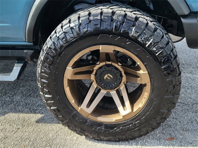 Used 2021 Ford Bronco Black Diamond image 8